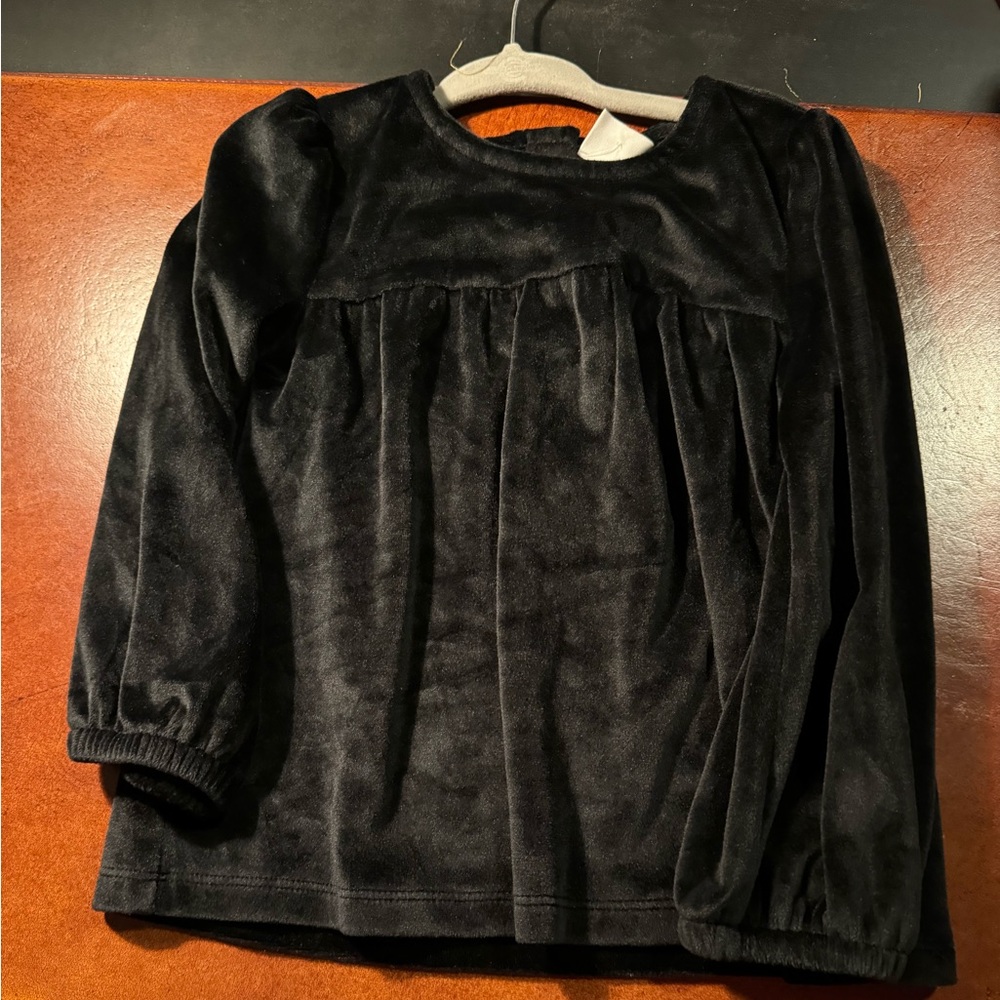 NWT Black Velour Gap Sweater. Size 3